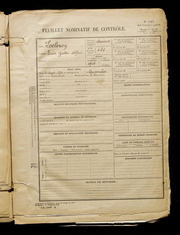 Leclercq, Louis Gaston Alfred, né le 14 mars 1890 à Cannessières (Somme), classe 1910, matricule n° 681, Bureau de recrutement d'Amiens