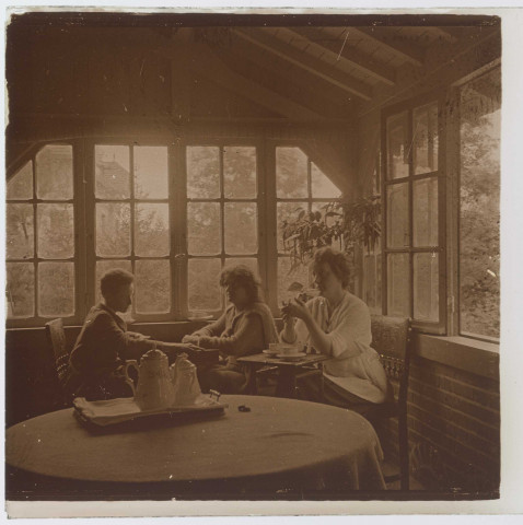 Thé dans une véranda