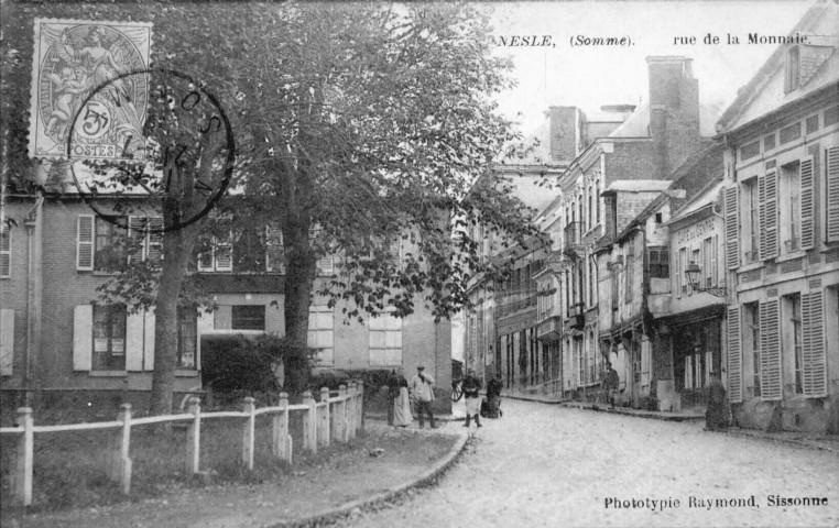 Nesle (Somme). Rue de la Monnaie