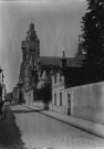 Tours (Indre-et-Loire). La cathédrale Saint-Gatien et l'Hôtel Duchâtel. Un échafaudage est installé sur une des flèches