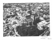 Amiens. Vue aérienne de la ville : la cathédrale, le centre ville, le palais de justice