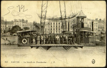 Carte postale "Nantes - La nacelle du transbordeur" adressée par Emile Sueur (1886-1948) à Julienne Colard (1887-1974) et sa fille Reine