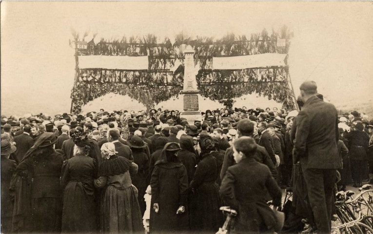 Lamotte-en-Santerre - Bénédiction et inauguration du monument aux morts
