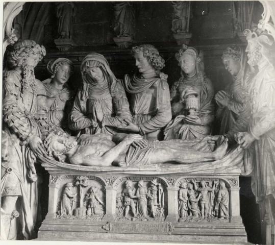 Groupe sculpté : le Saint-Sépulcre de l'église de Doullens