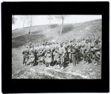 72e de ligne, marches d'épreuve - le chant pendant la Grand'Halte - route de Lamotte-Brebière - mai 1904