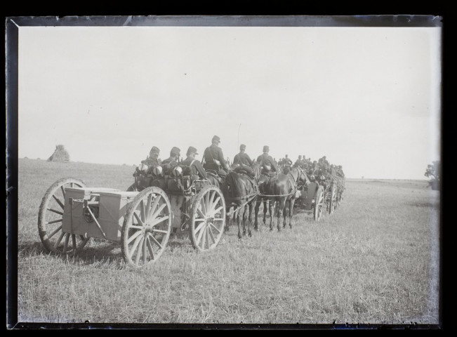Manoeuvres de septembre 1902 - artillerie aux environs d'Equennes