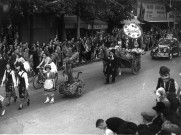 Amiens. Défilé du corso fleuri de 1951, sur le Mail Albert 1er