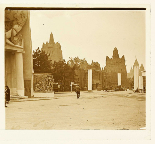 Vincennes. Exposition coloniale internationale : le monument des Forces d'Outremer