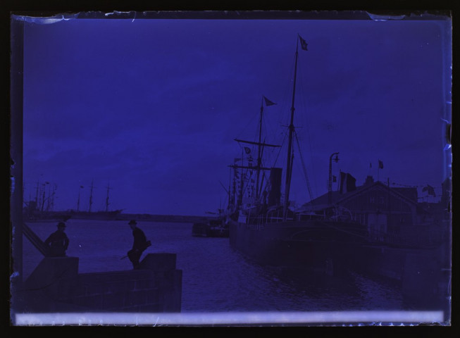 97 - Dunkerque - bateau dans le port (près l'église Saint-Martin) - 4 août 1897
