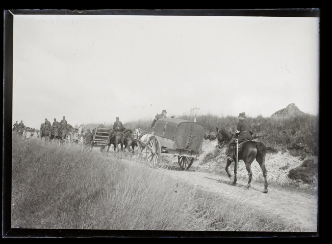 Manoeuvres de septembre 1909 - artillerie aux environs d'Equennes