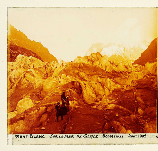 Mont-Blanc (Haute-Savoie). Sur la Mer de Glace (1900 m)