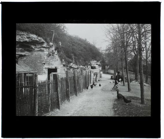 Une rue à Montataire près du château - avril 1902