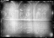 Cathédrale d'Auxerre. Scènes sculptées sur le portail