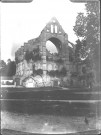 Les ruines de l'abbaye Notre-Dame de Longpont, ancienne abbaye fortifiée cistercienne