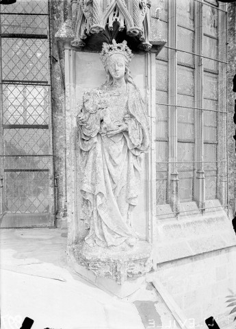 Source Sculpté à la main Ange tombe monument dalle marbre pierre