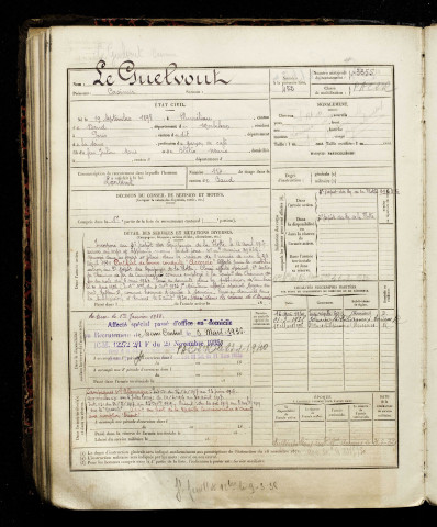 Le Guelvout, Casimir, né le 19 septembre 1898 à Pluméliau (Morbihan), classe 1918, matricule n° 3355, Bureau de recrutement d'Amiens