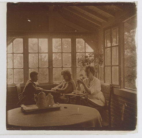 Thé dans une véranda