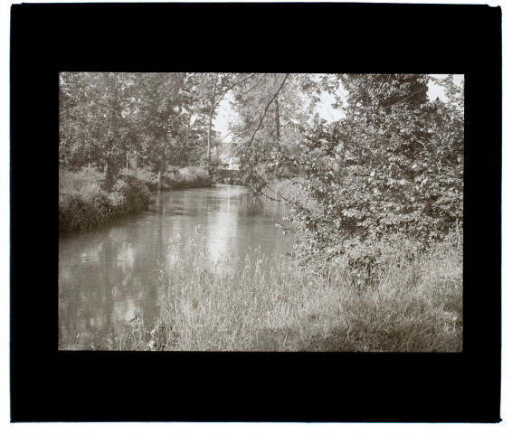 Rivière à Neuville-sous-Loeuilly - septembre 1931