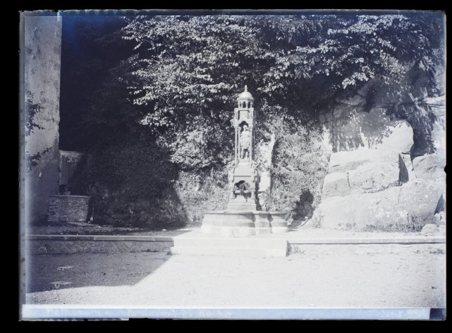 Bétharram - fontaine Saint-Roch - septembre 1899