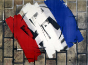 Guerre 1939-1945. Affiche anonyme représentant la croix gammée repeinte aux trois couleurs du drapeau français