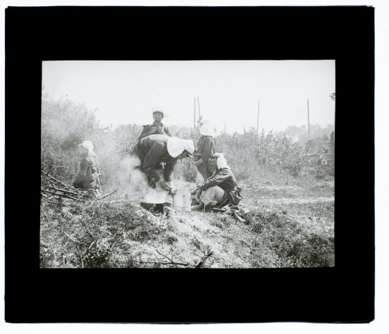 Retour de Sissonne - 8e chasseurs à pied à Longueau -mai 1905