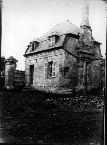 Le Pavillon (un des anciens corps de garde) du château de Folleville