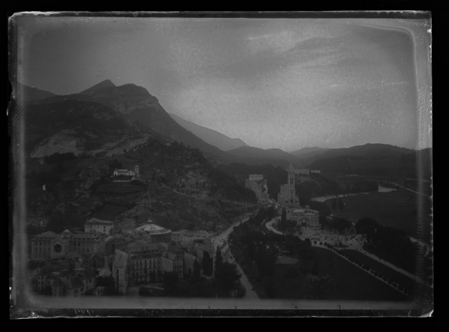 Lourdes vue prise du château fort - 1899