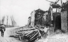 Bataille de la Somme. Ruines dans le village de Curlu. Ruins in the village of Curlu