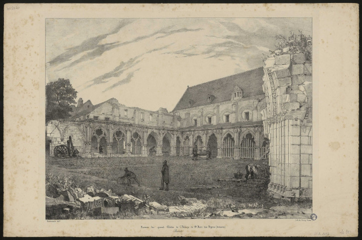 Ruines du grand cloître de l'Abbaye de Saint-Jean-des-vignes (Soissons). (Picardie)