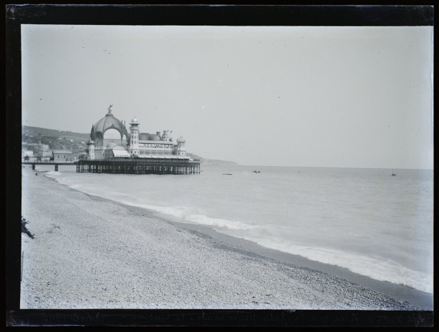 Vue prise à Nice sur la jetée, promenade, le casino - avril 1905