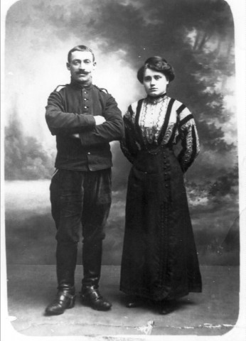 Pierregot. Portrait du couple Raymond et Marie Blanche Bettembos en studio