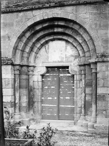 Droyes. Eglise, portail