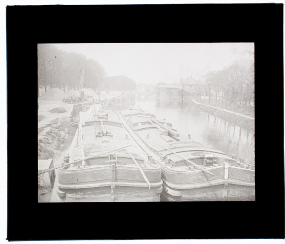 Amiens. Vue du pont Beauvillé - mai 1928