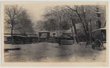 Quartier général militaire de Marcelcave (Somme). Charriots sous la neige (hiver 1916-1917)